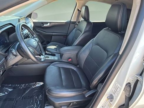 Used 2020 Ford Escape Titanium w/ Titanium Premium Package 2.0 image 17
