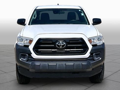 Used 2019 Toyota Tacoma SR AWD/4WD image 4