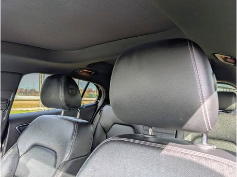 Used 2018 Mercedes-Benz GLA 250 image 15