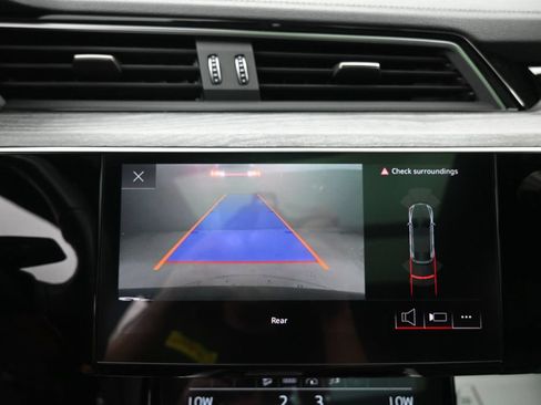 Used 2024 Audi Q8 e-tron Premium AWD/4WD image 7