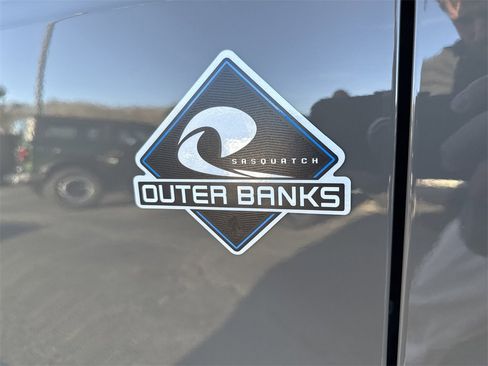 New 2025 Ford Bronco Outer Banks w/ Sasquatch Package image 12