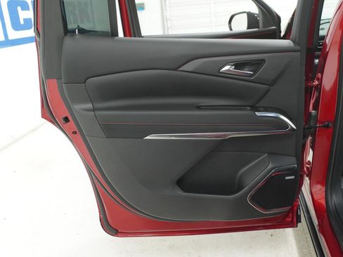 Used 2024 Chevrolet Traverse RS w/ LPO, Floor Liner Package FWD image 37