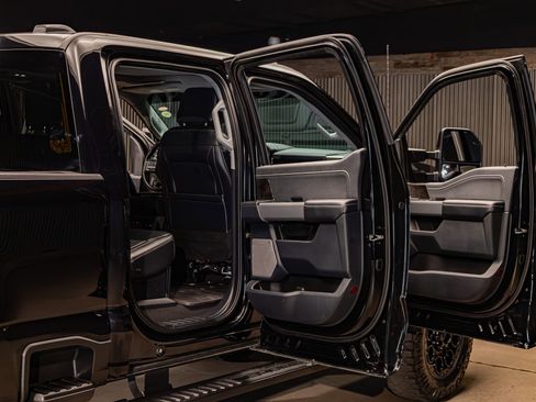 Used 2024 Ford F250 Lariat w/ Lariat Ultimate Package image 28