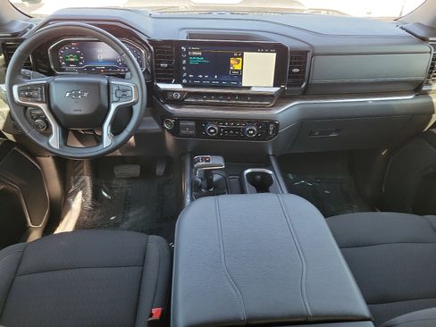 Used 2024 Chevrolet Silverado 1500 LT Trail Boss w/ Protection Package image 9