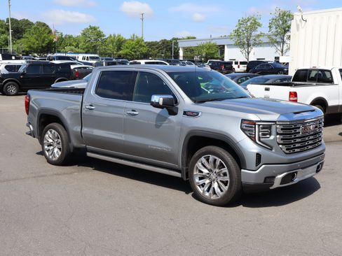 Used 2025 GMC Sierra 1500 Denali w/ Denali Reserve Package AWD/4WD image 13
