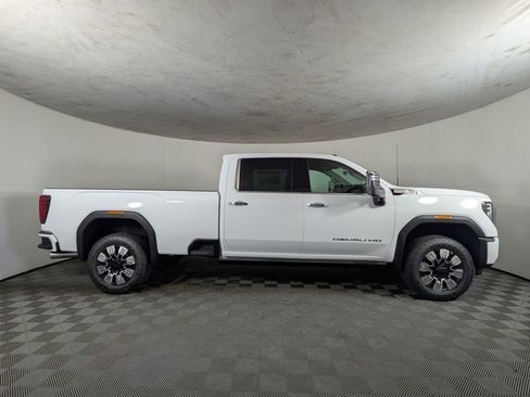 New 2025 GMC Sierra 3500 Denali w/ Denali Reserve Package image 6