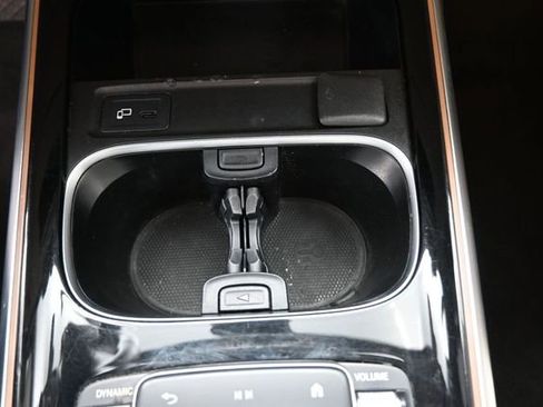 Used 2023 Mercedes-Benz GLB 250 w/ Premium Package image 3