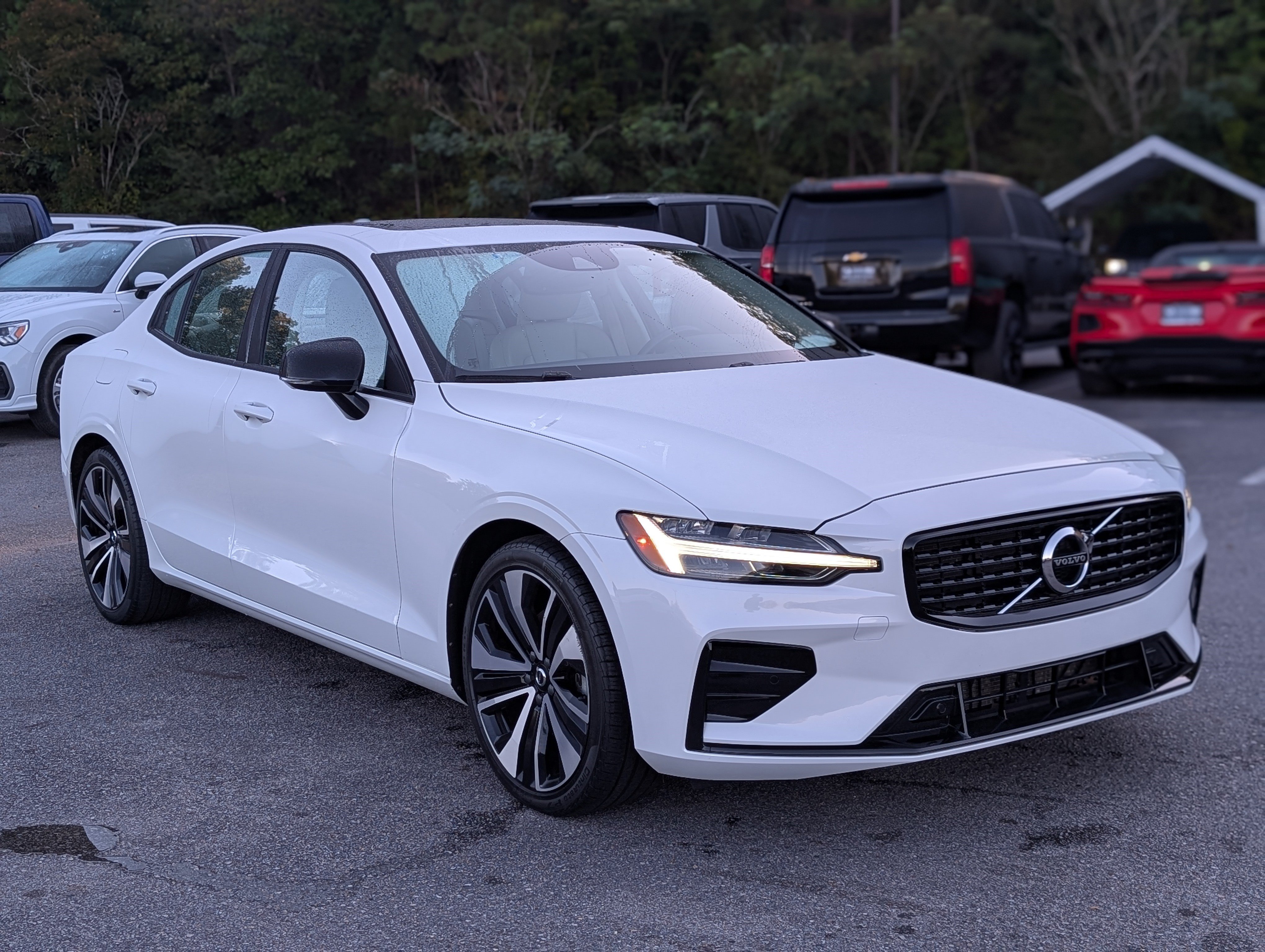 Used 2022 Volvo S60 B5 Momentum AWD/4WD image 11