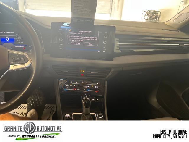 Used 2025 Volkswagen Jetta SE FWD image 13