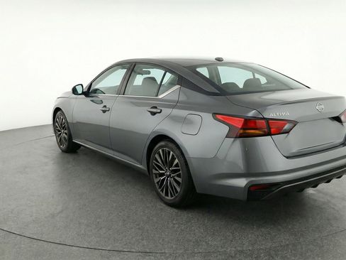 Used 2025 Nissan Altima 2.5 SV FWD image 6