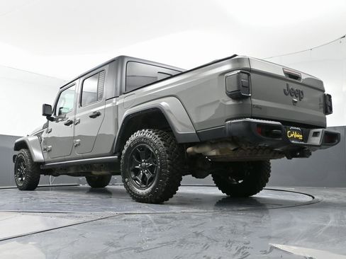 Used 2022 Jeep Gladiator Willys image 46