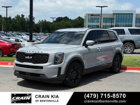 Certified 2022 Kia Telluride SX w/ SX Prestige Package AWD/4WD image 3