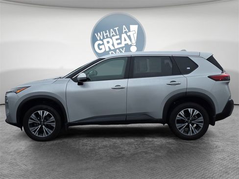 Used 2023 Nissan Rogue SV image 7