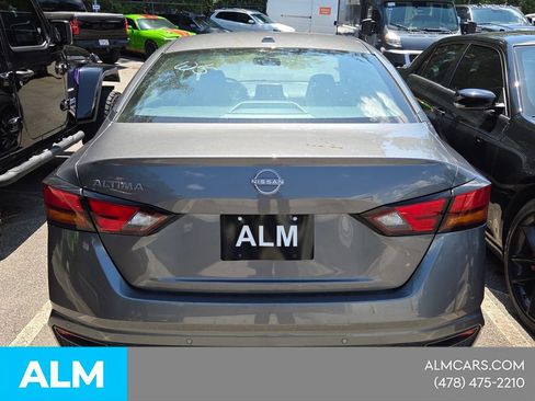 Used 2025 Nissan Altima 2.5 SV FWD image 10