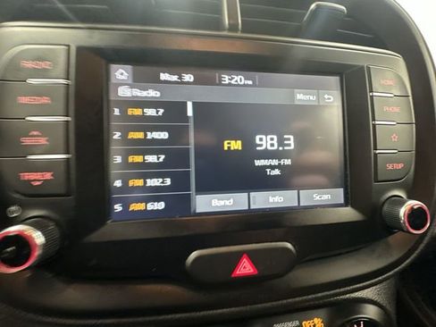 Used 2020 Kia Soul LX image 13