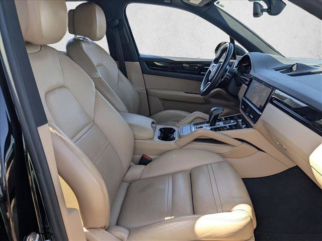 Used 2020 Porsche Cayenne AWD/4WD image 17
