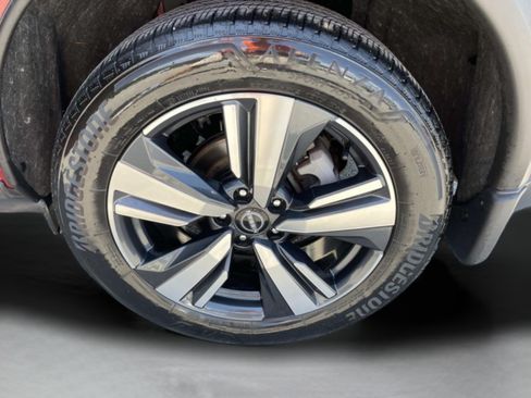 Used 2023 Nissan Rogue SL w/ SL Premium Package FWD image 12