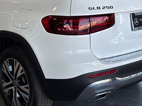 New 2026 Mercedes-Benz GLB 250 4MATIC image 5