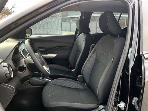 Certified 2020 Nissan Kicks SV image 7