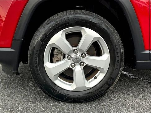 Used 2017 Jeep Compass Latitude w/ Popular Equipment Group image 9