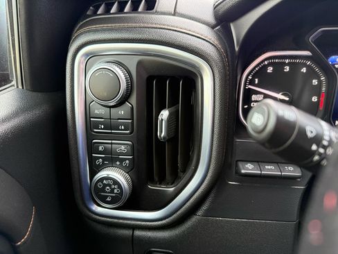 Used 2019 GMC Sierra 1500 AT4 w/ AT4 Premium Package AWD/4WD image 27