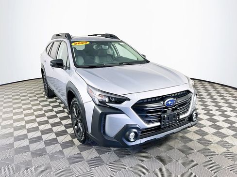 Certified 2025 Subaru Outback Onyx Edition AWD/4WD image 2