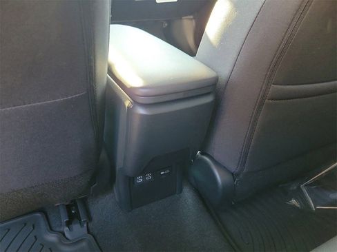 New 2026 Toyota Prius Plug-In Hybrid FWD image 11
