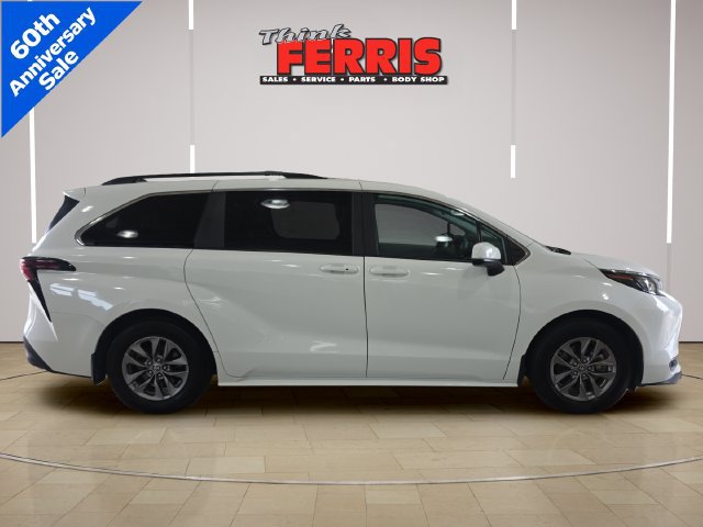 Used 2024 Toyota Sienna LE FWD image 6
