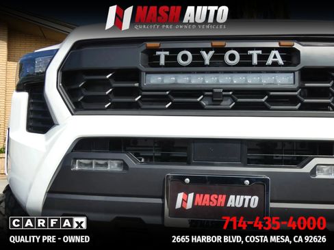Used 2025 Toyota Tacoma TRD Sport AWD/4WD image 18