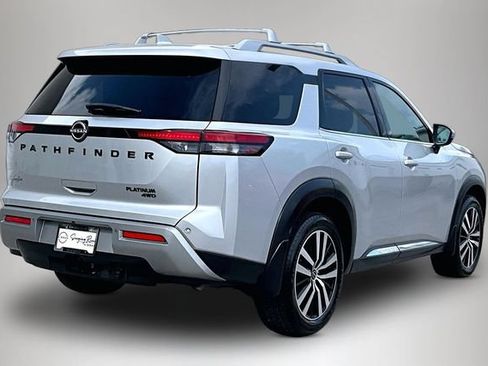 Certified 2023 Nissan Pathfinder Platinum w/ Black Appearance Package AWD/4WD image 5