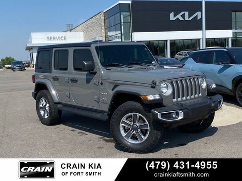 Used 2022 Jeep Wrangler Unlimited Sahara AWD/4WD image 1