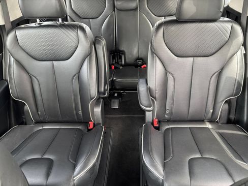 Used 2025 Hyundai Palisade SEL FWD image 42