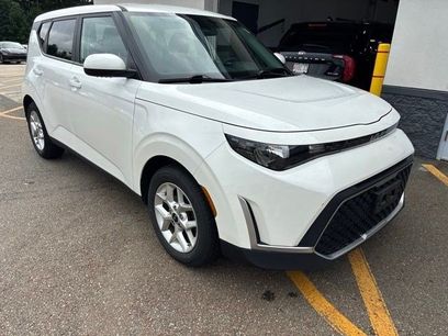 Certified 2023 Kia Soul LX w/ Option Group 015