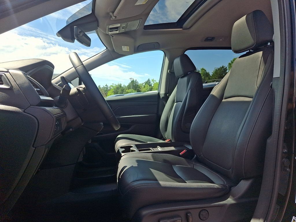 Used 2023 Honda Odyssey EX-L image 13