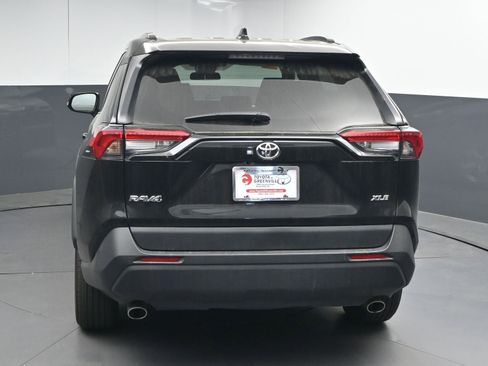 Certified 2025 Toyota RAV4 XLE FWD image 7