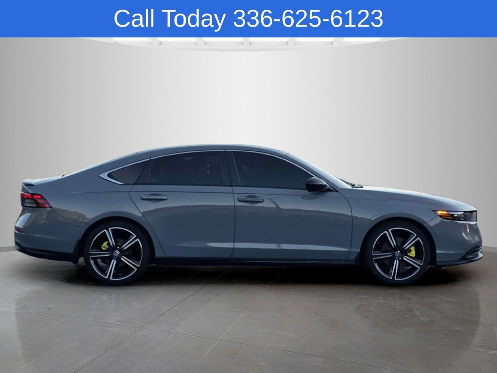 Used 2023 Honda Accord Sport image 4