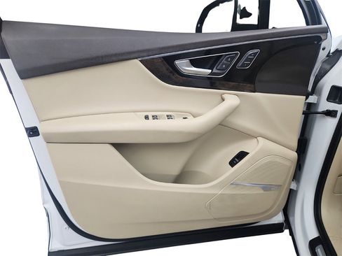 Used 2019 Audi Q7 3.0T Premium Plus w/ Premium Plus Package image 21