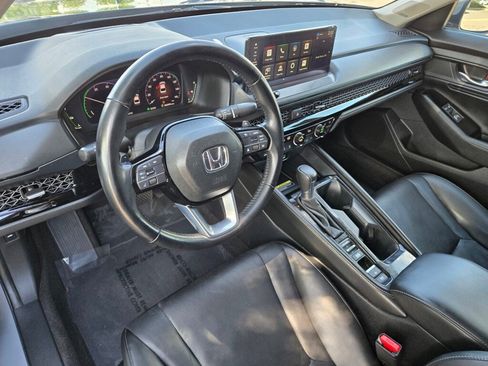 Used 2024 Honda Accord Touring image 12