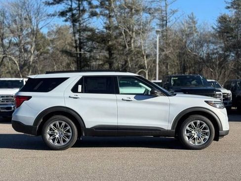 New 2026 Ford Explorer Active w/ Active Comfort Package image 3
