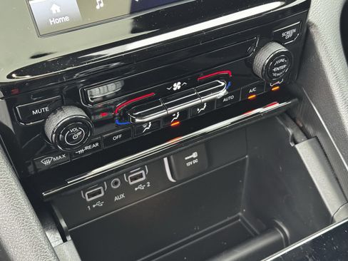 New 2025 Jeep Grand Cherokee Laredo X image 19