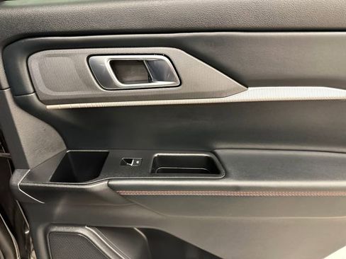 Used 2025 Ford Explorer ST-Line image 16