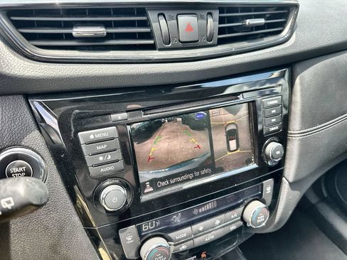 Used 2019 Nissan Rogue SL AWD/4WD image 29