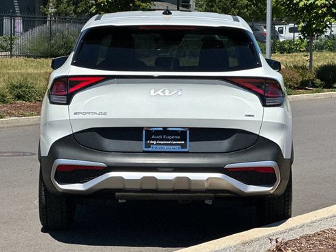Used 2023 Kia Sportage LX AWD/4WD image 4