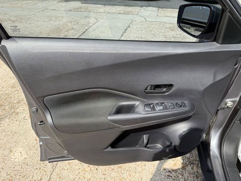 Used 2019 Nissan Kicks S FWD image 12