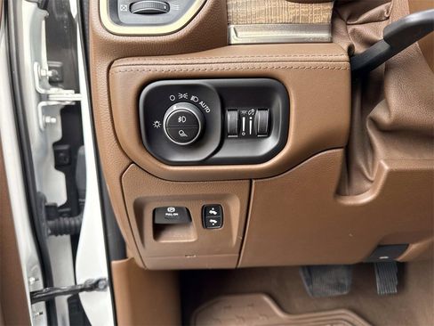 Used 2019 RAM 1500 Limited image 14