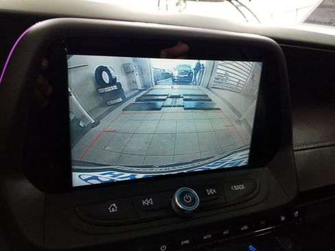 Used 2018 Chevrolet Camaro LT image 9