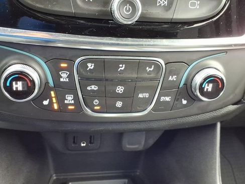 Used 2023 Chevrolet Traverse LT w/ LPO, Floor Liner Package image 26