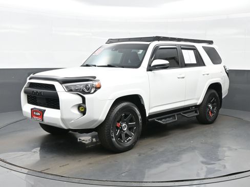 Used 2021 Toyota 4Runner Trail Special Edition AWD/4WD image 2