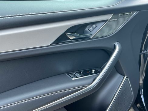 Used 2025 Jaguar F-PACE R-Dynamic S image 15