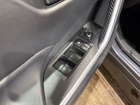 Used 2020 Toyota RAV4 LE image 12